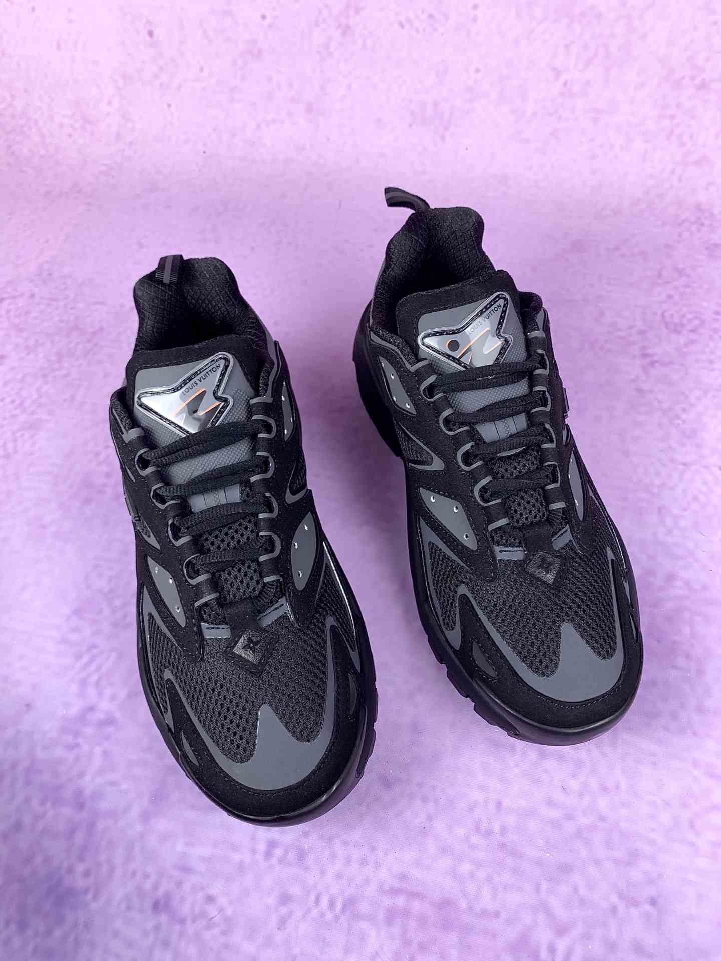 LV Runner Tatic Sneaker