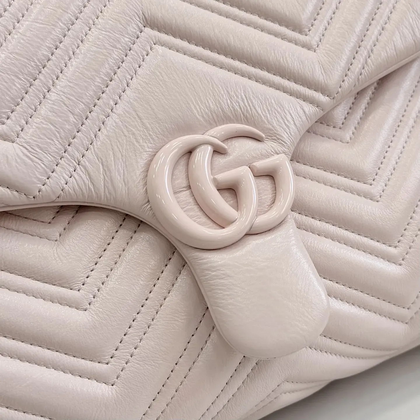 Gucci Marmont Pink GG Supreme Canvas Shoulder Bag product photo from LabelPicks