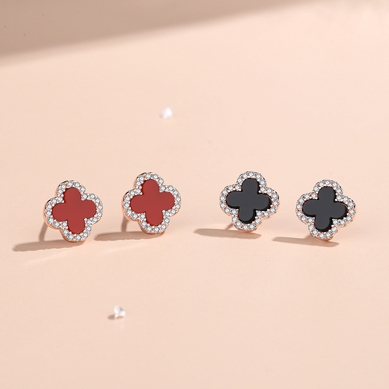 Korean-style agate four-leaf clover earrings, simple and trendy, perfect for a chic and versatile look, made of pure silver