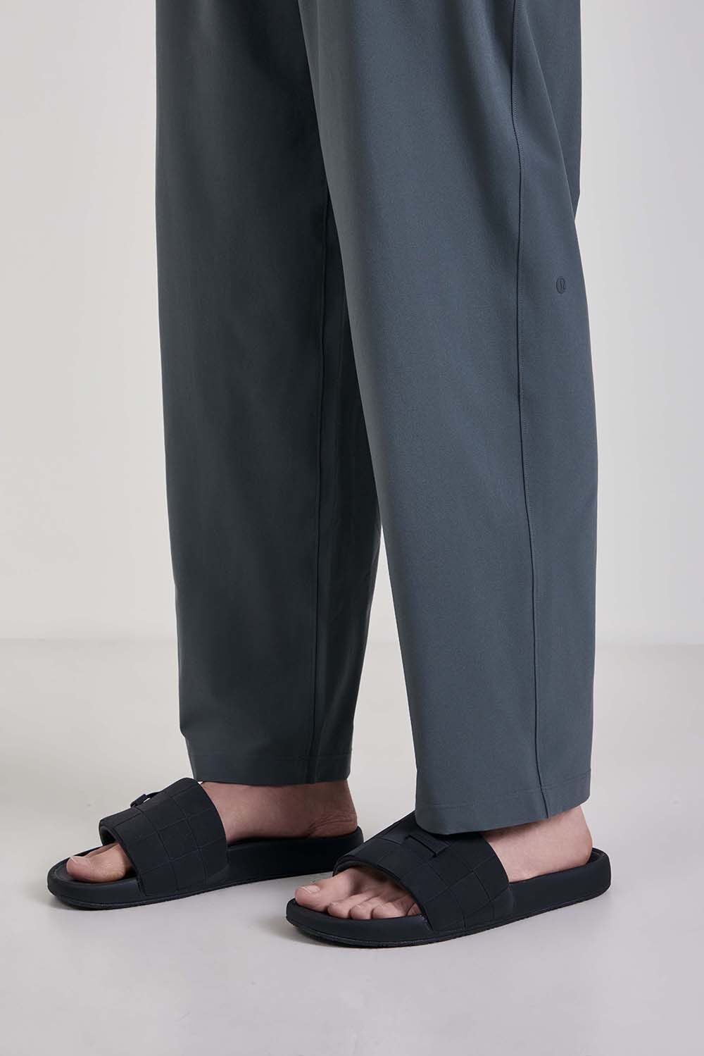 LULULEMON M Restfeel Woven Slide