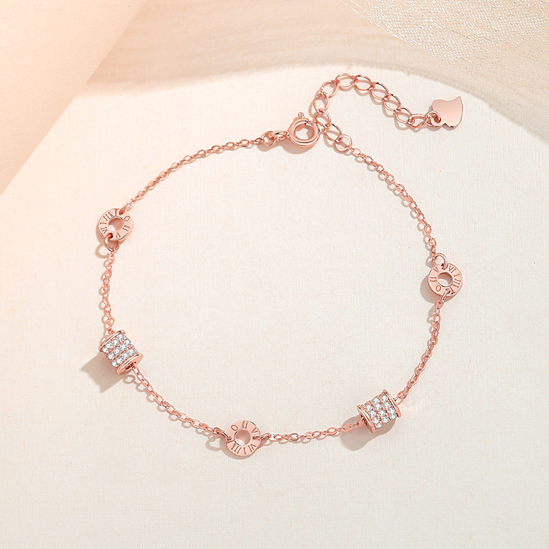 925 sterling silver Roman numeral bracelet, featuring a delicate waist design, rose gold color, and a trendy, luxurious, and high-end aesthetic, perfect for women