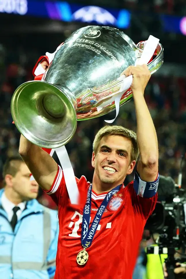 Philipp Lahm SIGNED Bayern 12/13 UCL Final Home Jersey/Shirt - COA - 2012 Retro
