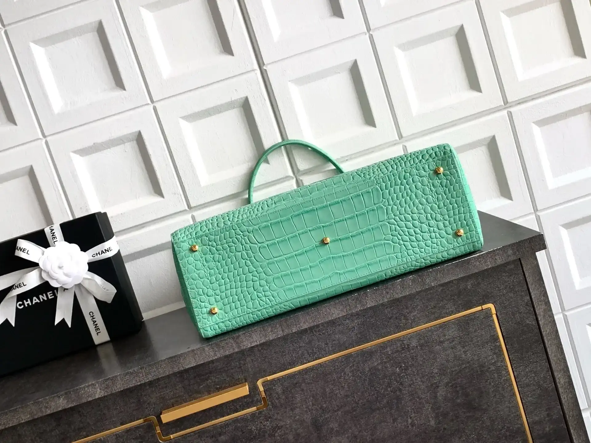 Chanel Green Calfskin Tote Bag product photo from LabelPicks