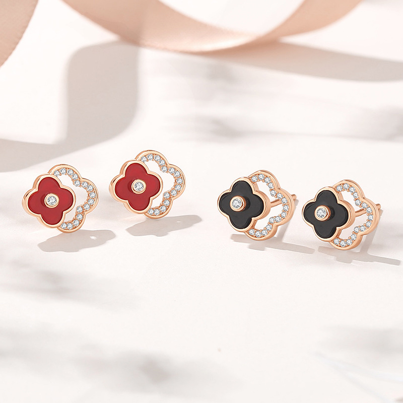 Original agate four-leaf clover earrings for women, made of 925 sterling silver, with a minimalist and elegant design featuring a delicate, hollowed-out pattern