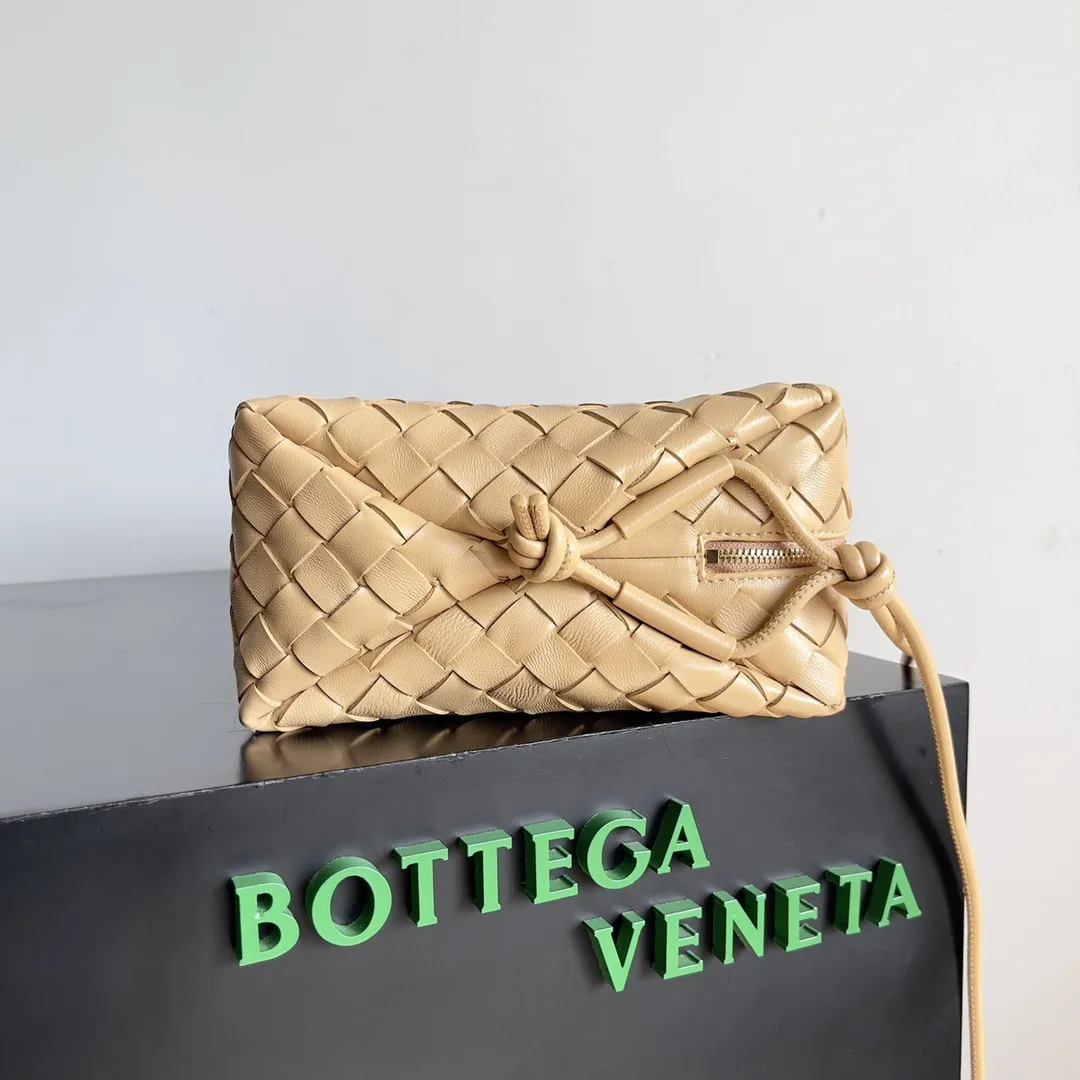 Bottega Veneta Intrecciato Woven Leather Bucket Bag product photo from LabelPicks