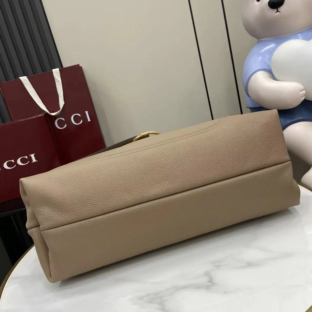 Gucci Grained Leather Shoulder Bag product photo from LabelPicks