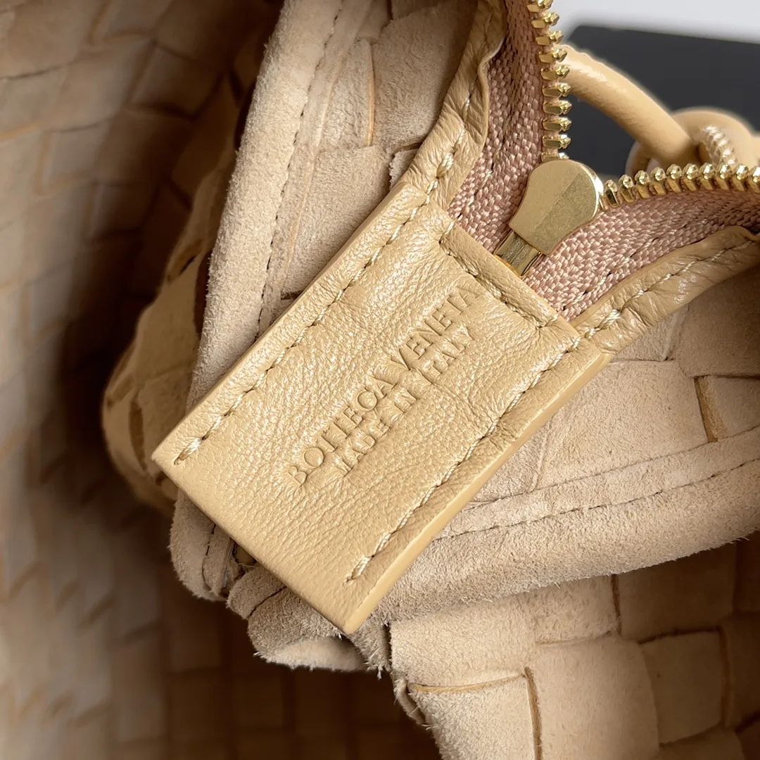 Bottega Veneta Intrecciato Woven Leather Bucket Bag product photo from LabelPicks