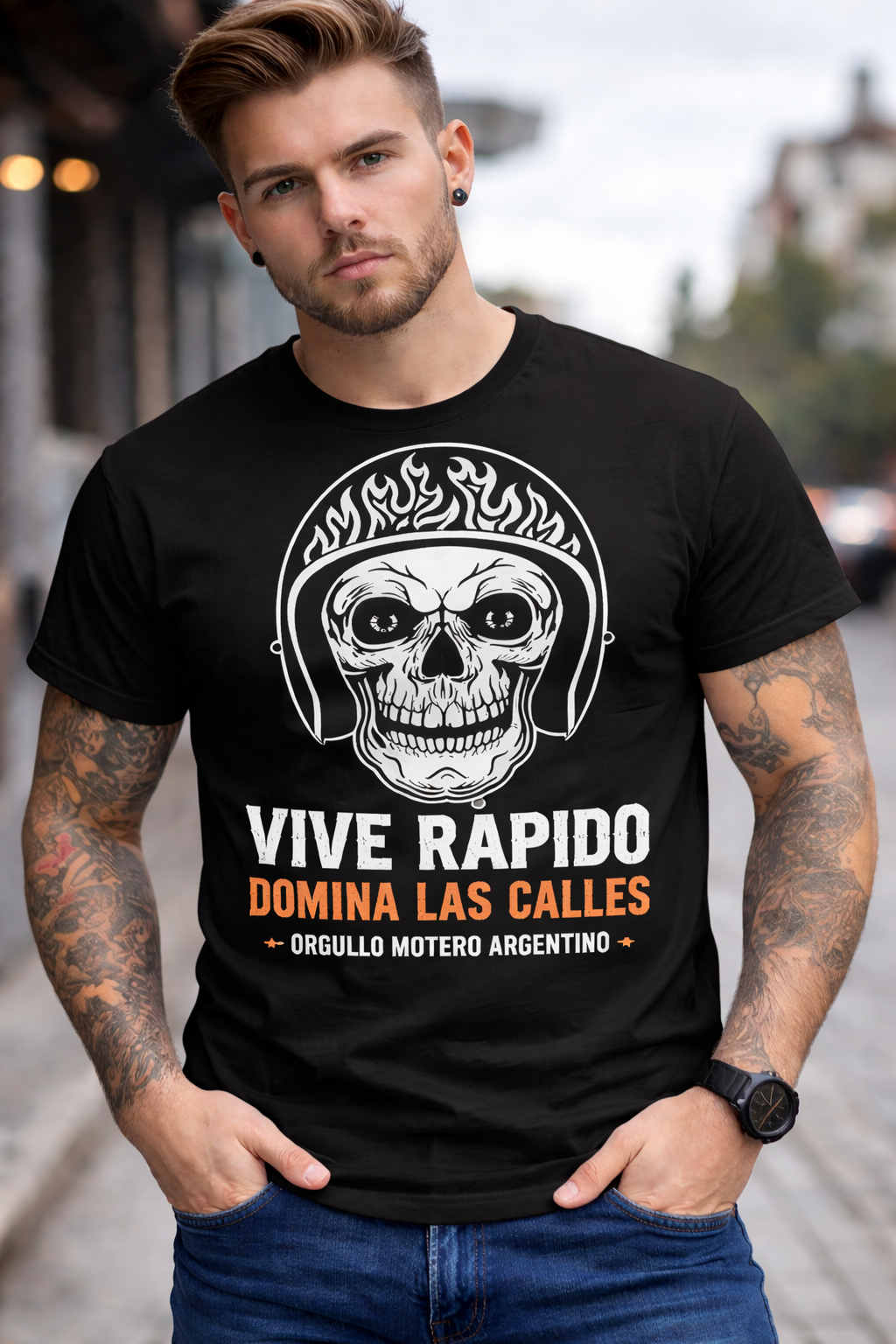Remera Motera Calavera con Casco y Llamas | Estilo Callejero Unisex