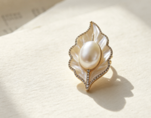 Solvellae Pearl Leaf Statement Brooch