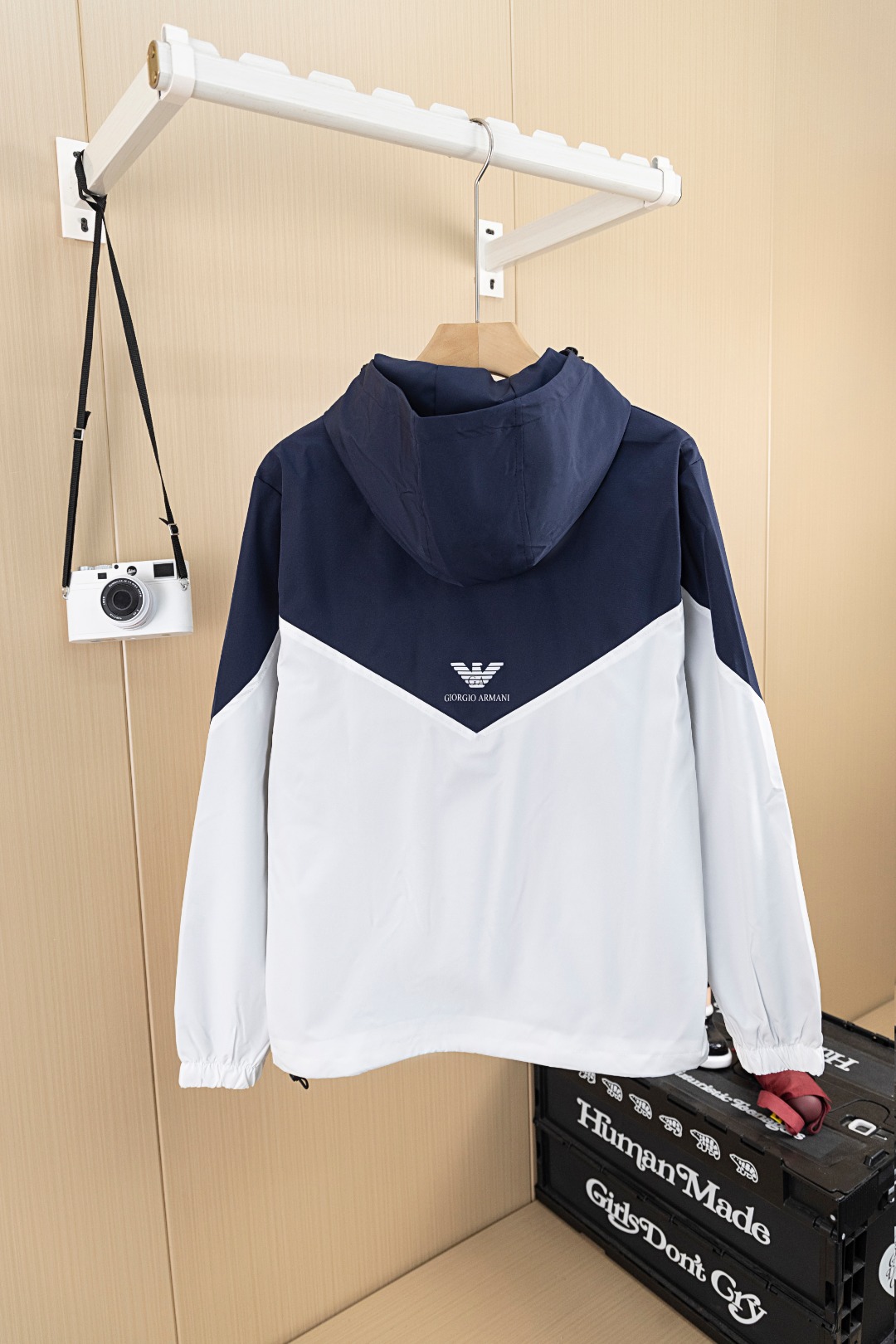 Contrast Color Long Sleeved Zipper Jackets