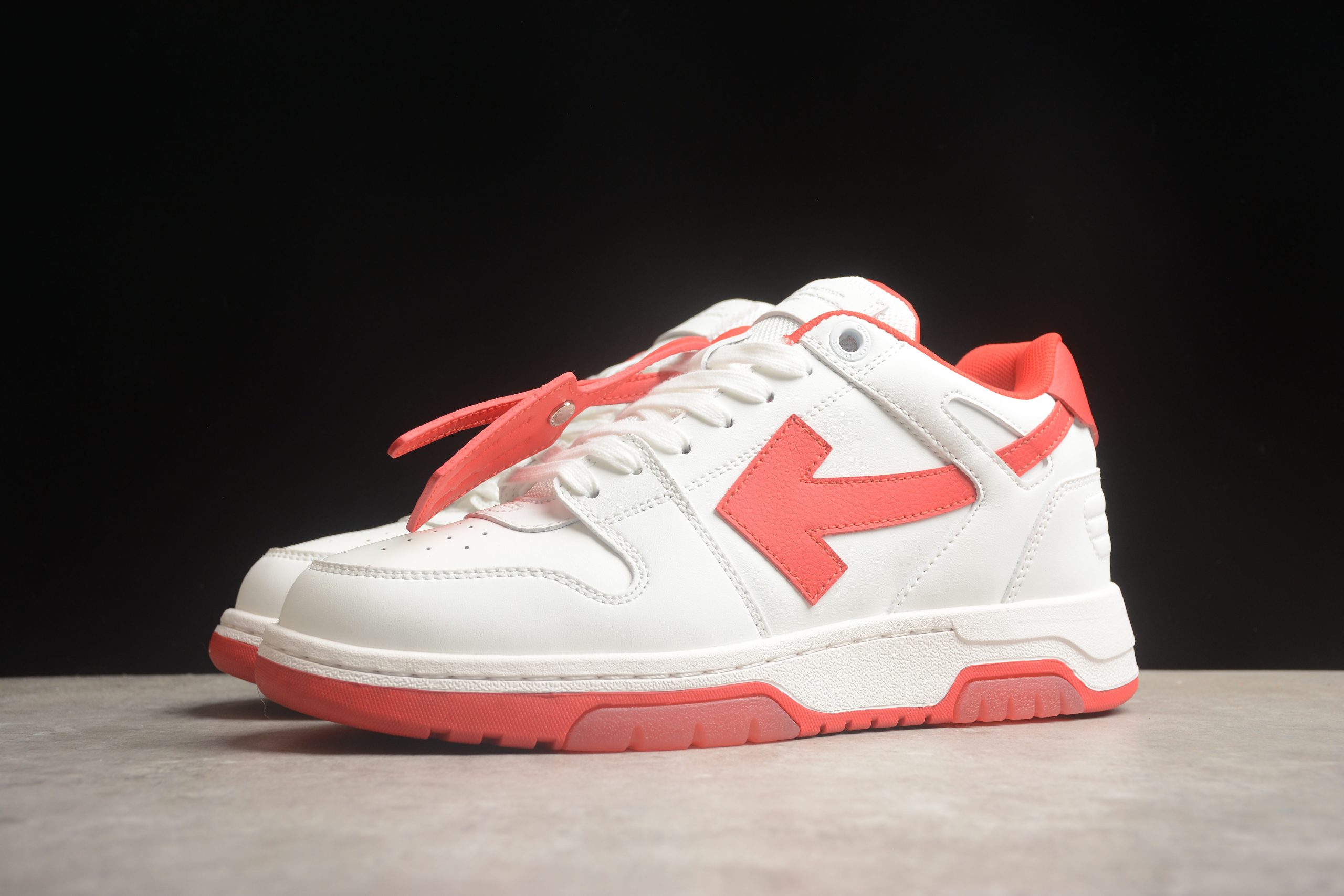 OFF-WHITE SNEAKER