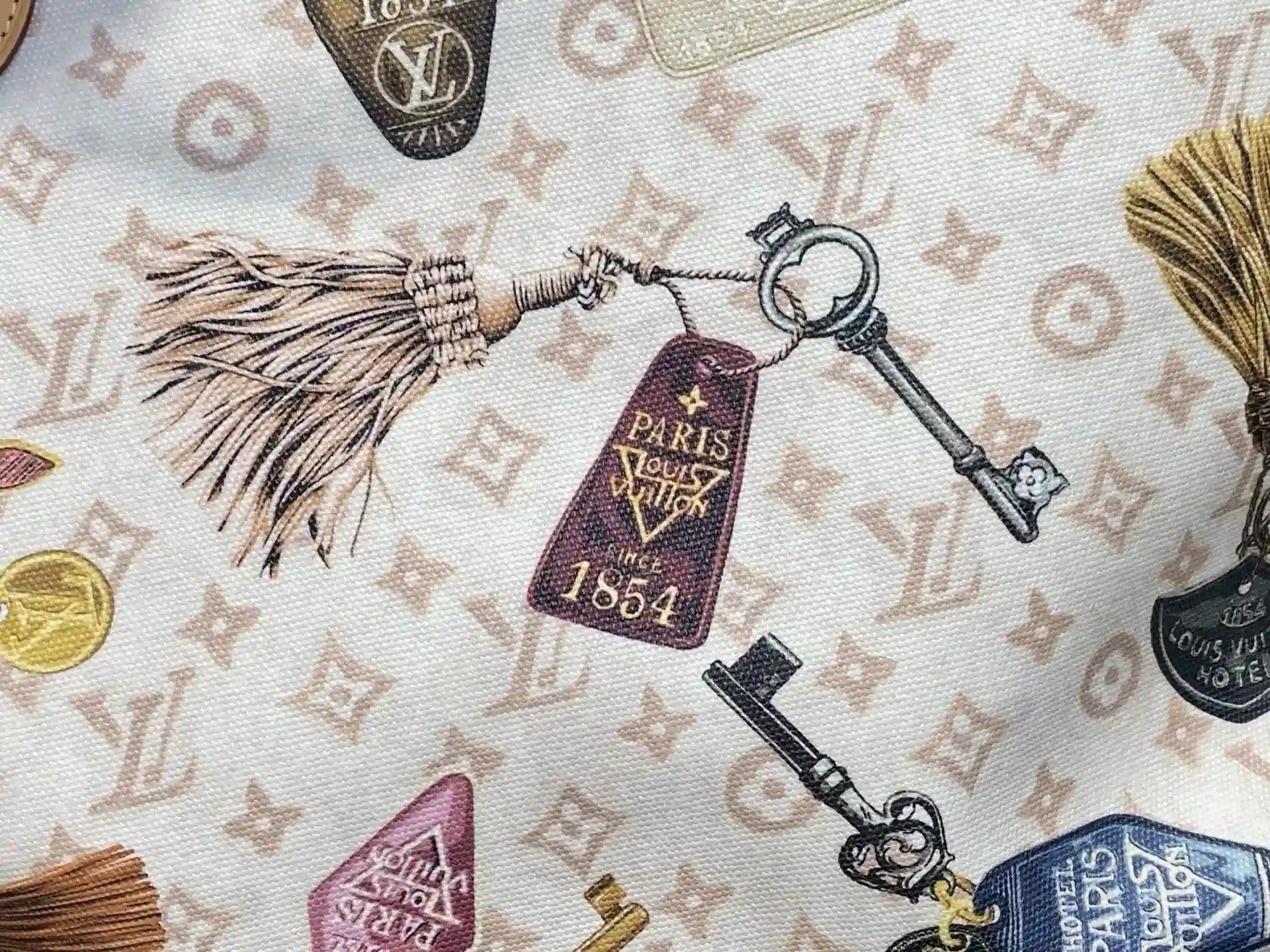 Louis Vuitton Monogram Canvas Neverfull Tote Bag product photo from LabelPicks