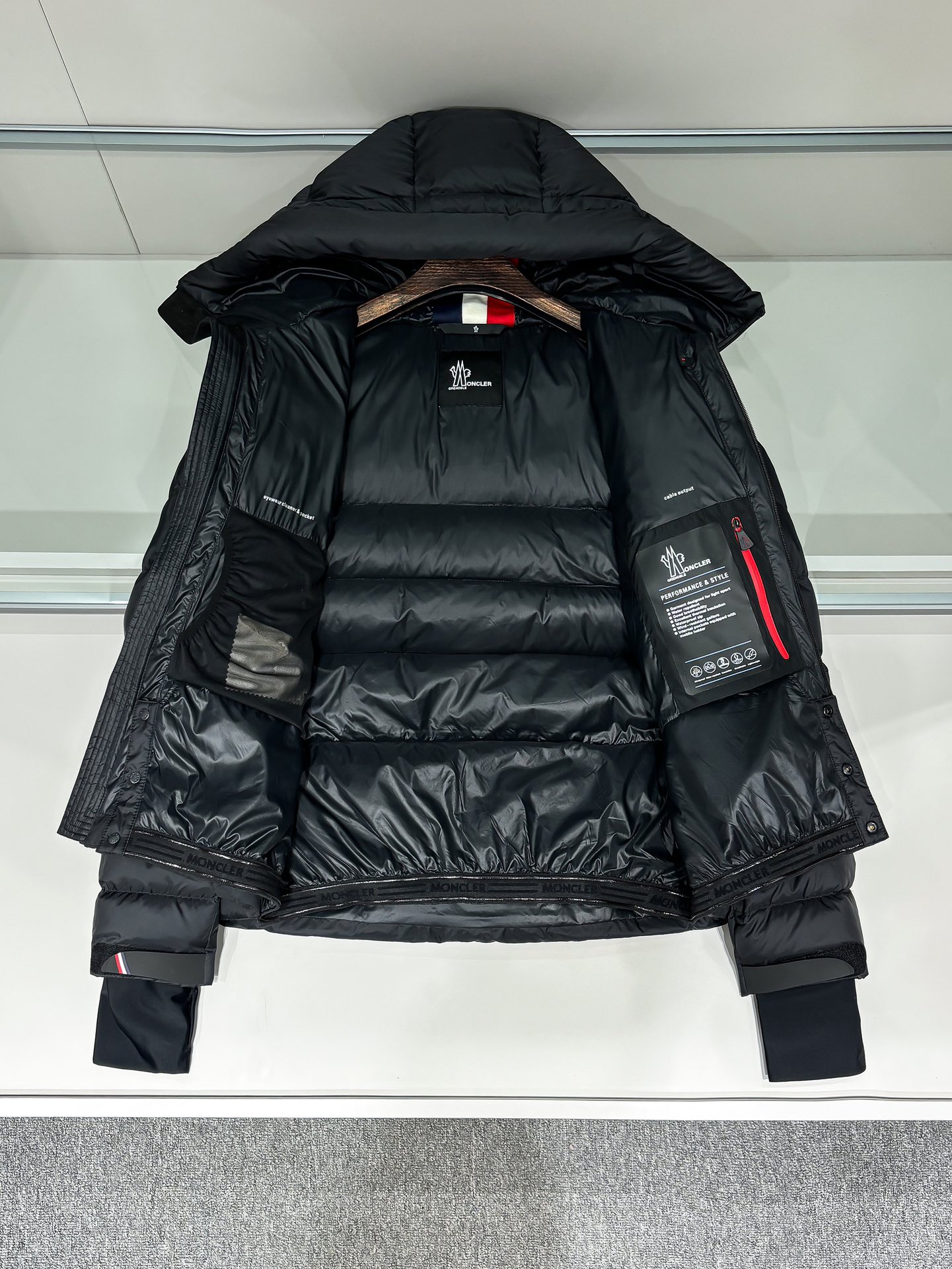 2025 latest trend warm comfortable mountaineering skiing windproof down jacket 0915