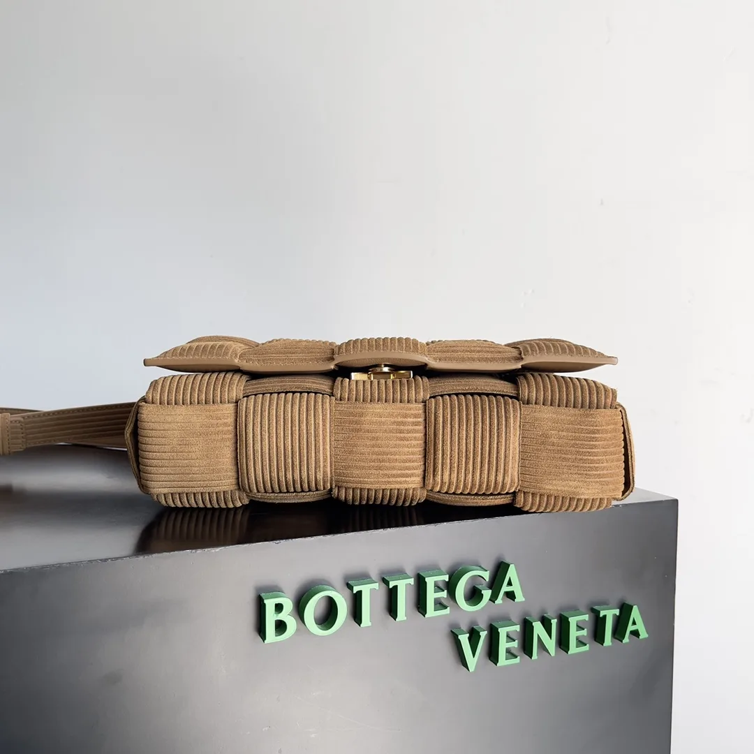 Bottega Veneta Cassette Green Intrecciato Woven Leather Shoulder Bag product photo from LabelPicks