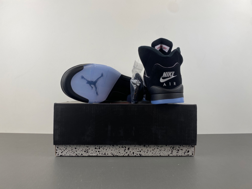 Jordan 5 Retro OG Black Metallic Reimagined
