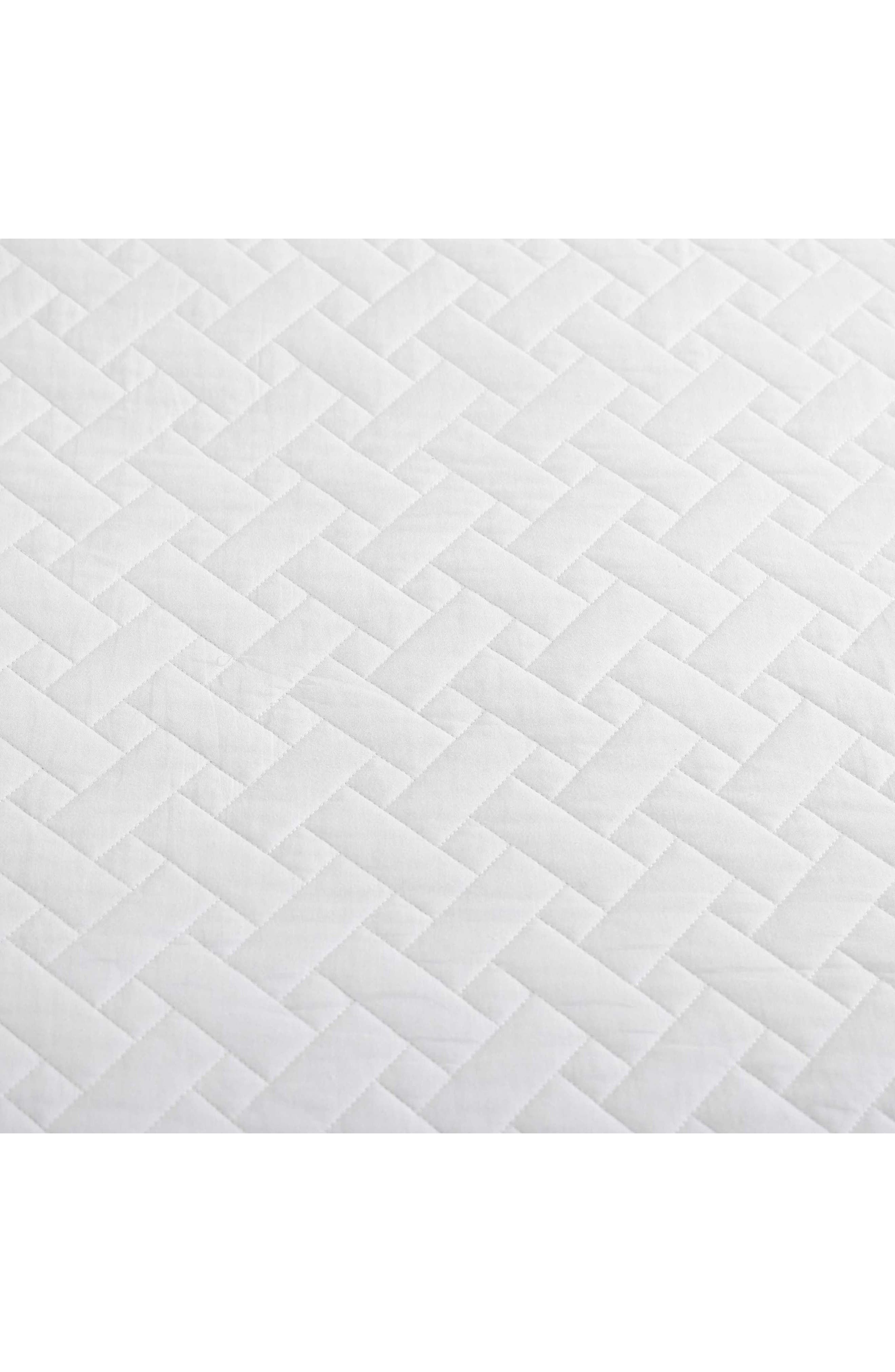 Tommy Bahama Solid Cotton Quilt & Sham Set