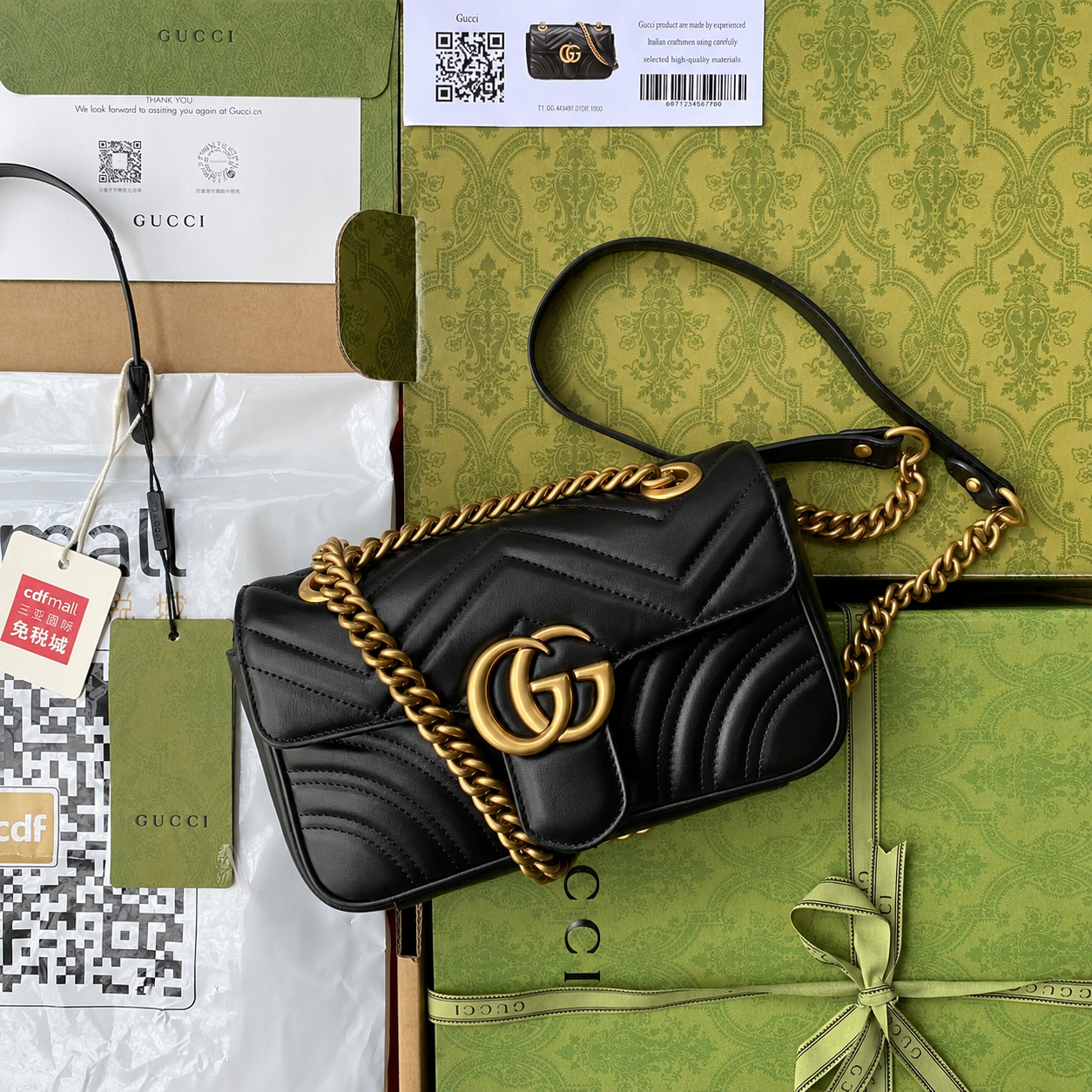 Bolsa Feminina Gucci GG Marmont Pequena em Couro Matelassê Preto Modelo 443497