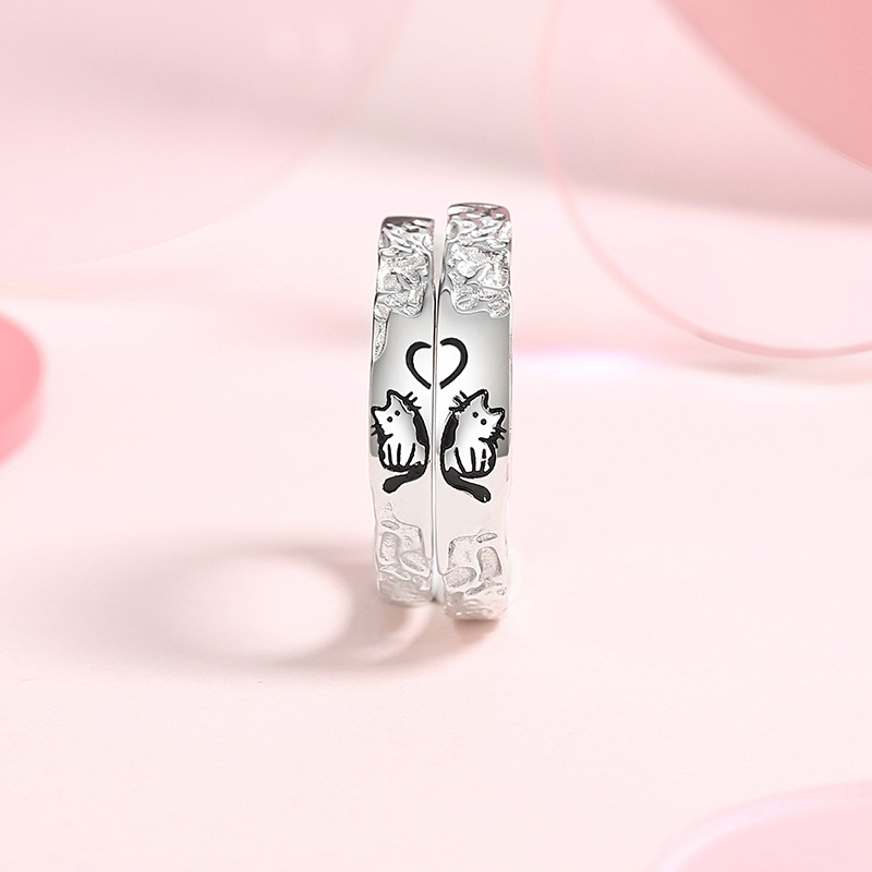 Original design: a pair of heart-shaped rings featuring adorable cat couples, a unique and trendy cartoon cat ring, and a heart-shaped ring – perfect as a birthday gift