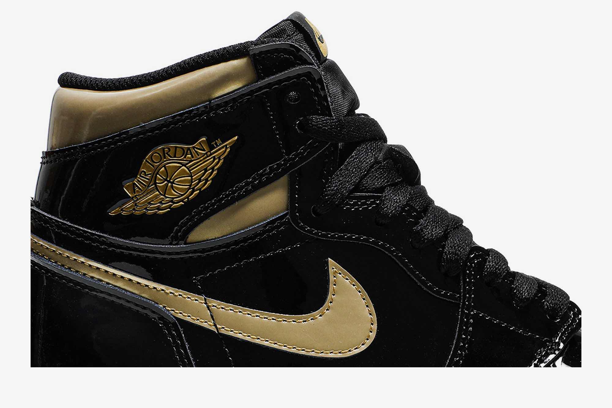 Air Jordan 1 Retro High OG ‘Black Metallic Gold’ 555088-032