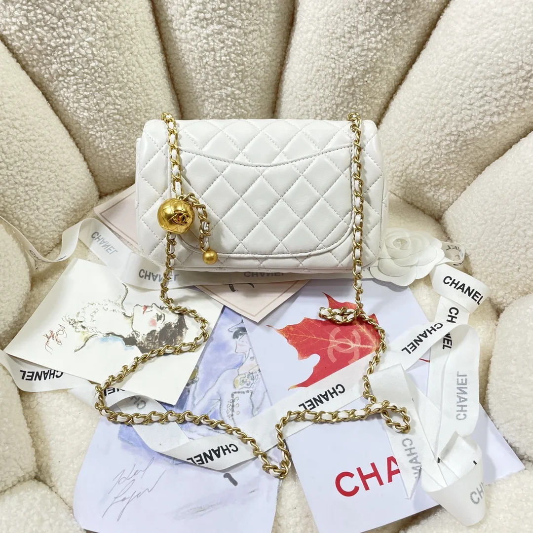 Chanel White Shoulder Bag product photo from LabelPicks