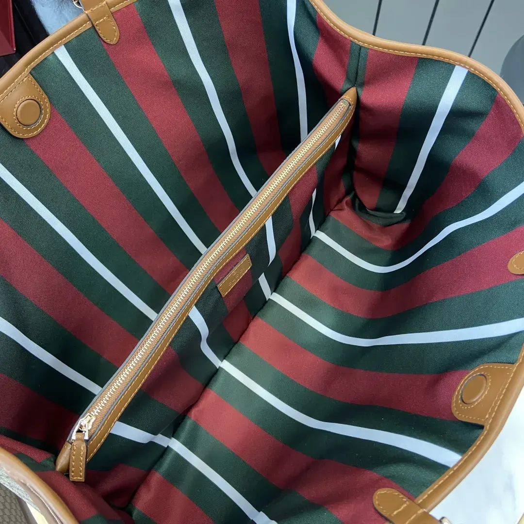 Gucci Carryall Tote Bag product photo from LabelPicks