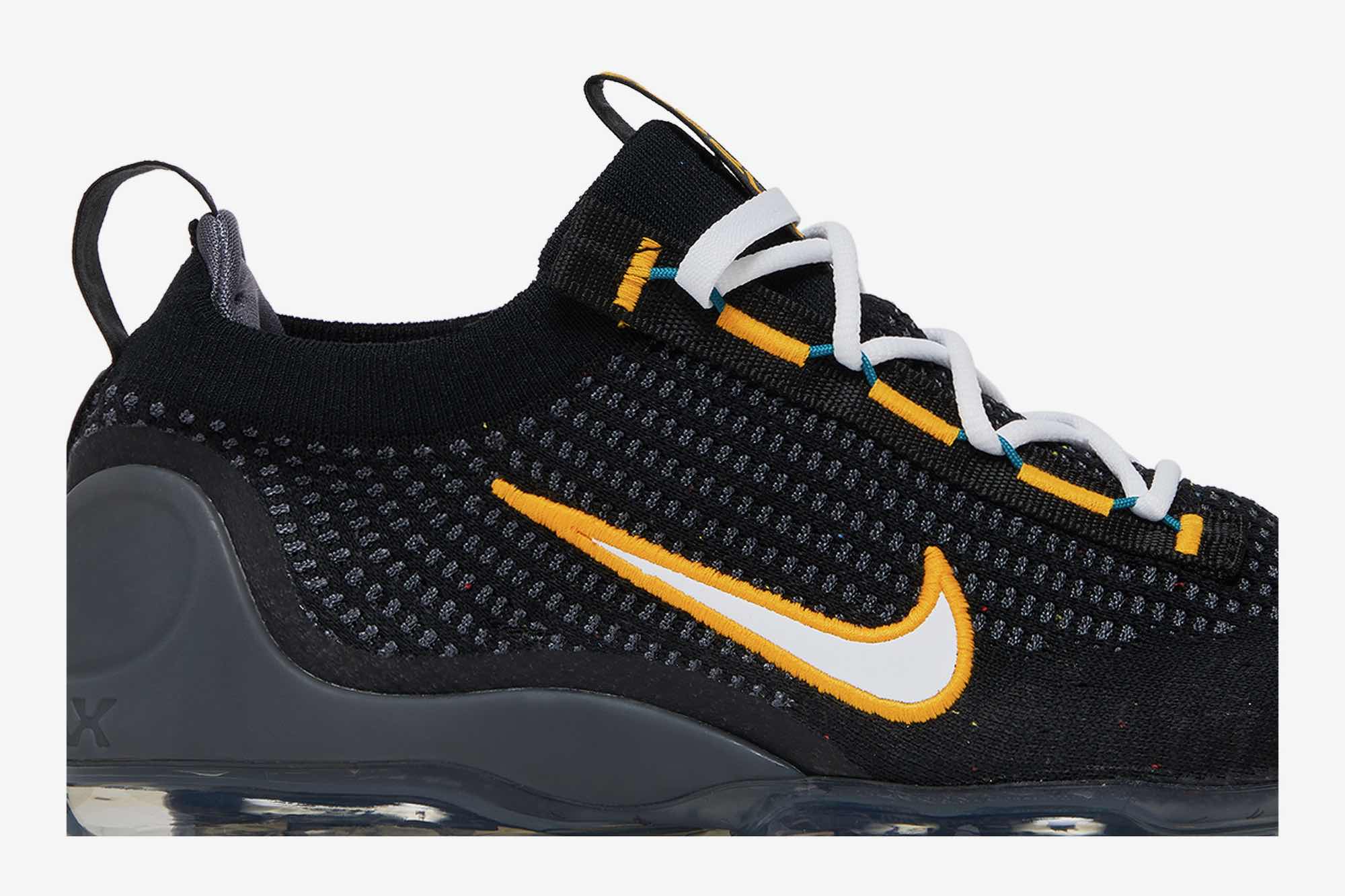 Nike Air VaporMax 2021 Flyknit ‘Black University Gold’ DH4086-001