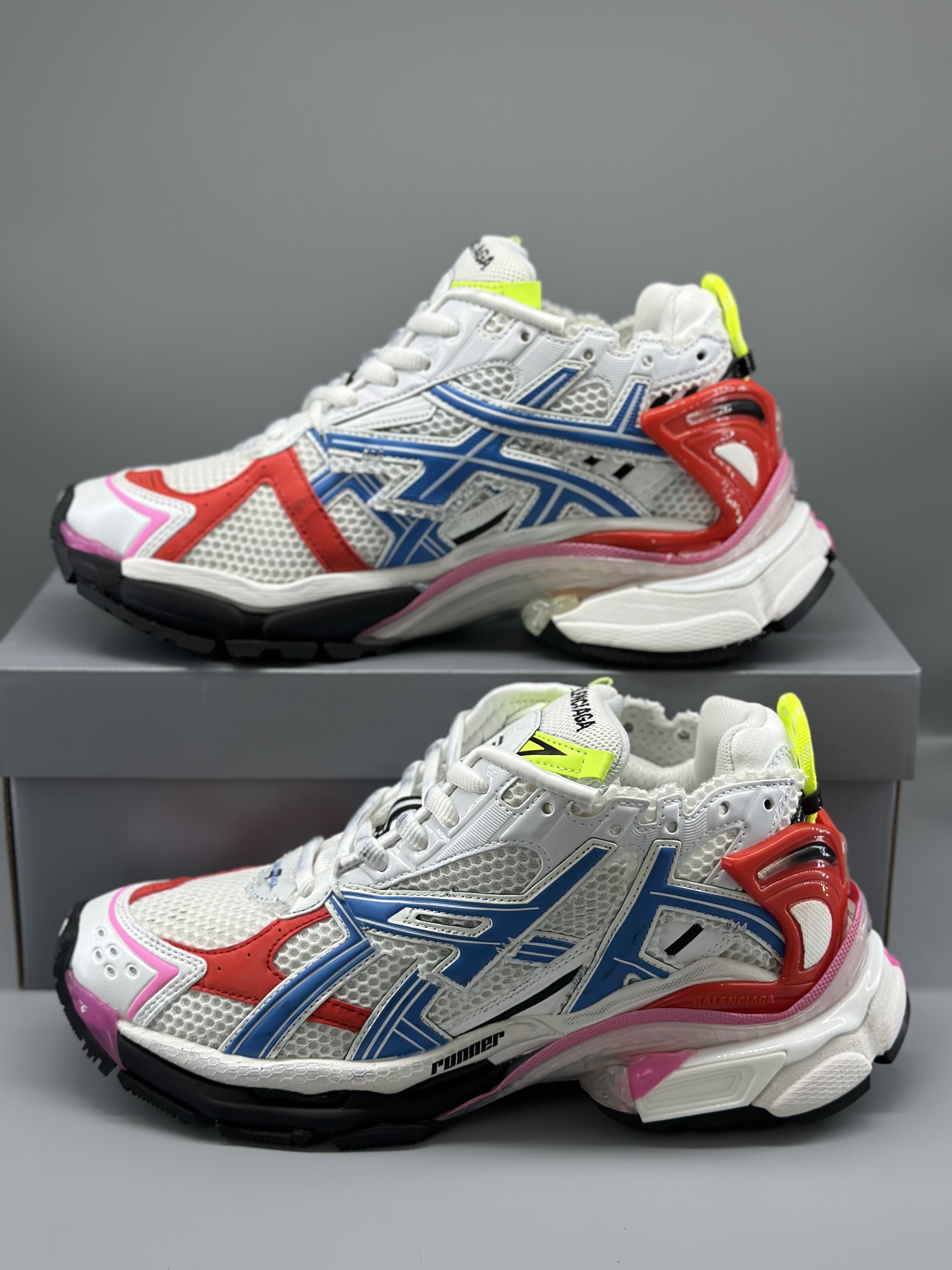 Balenciaga Runner White Blue Red 677402 W3RB6 9645