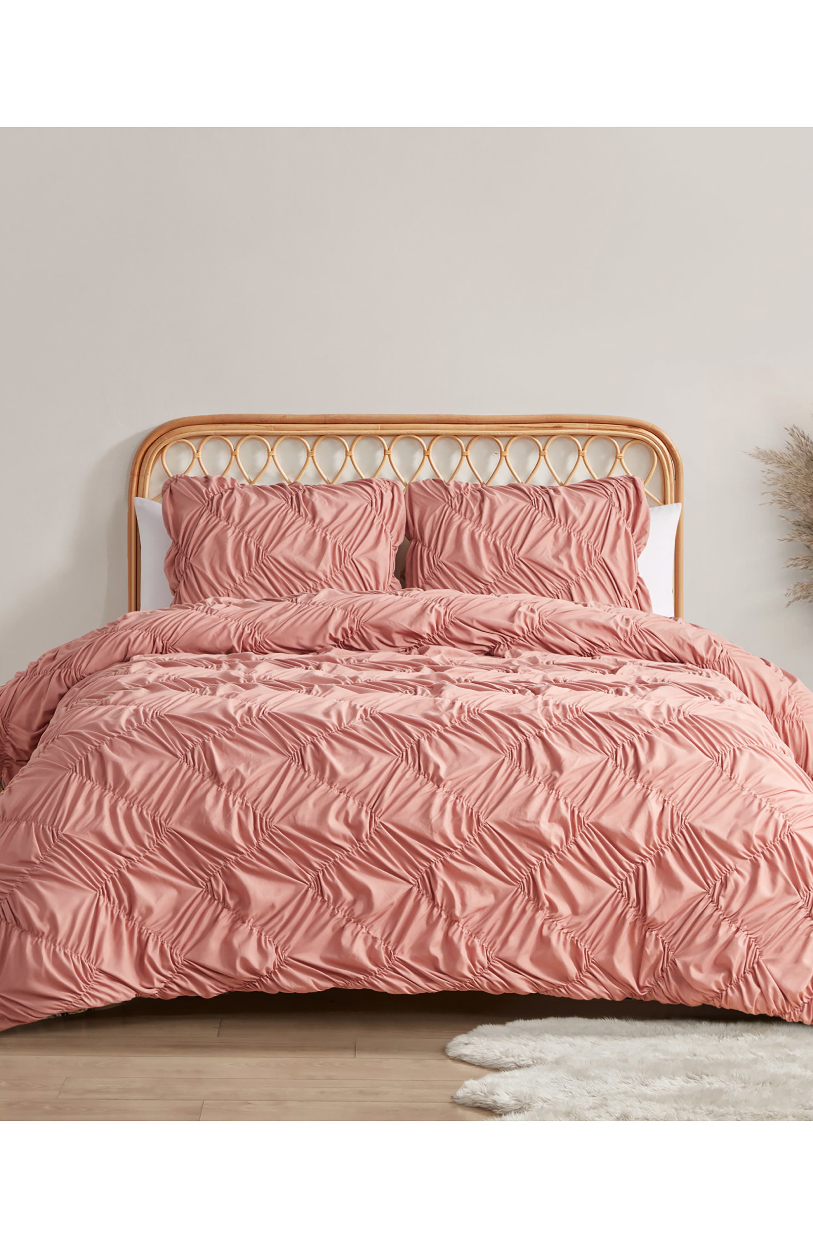 Jessica Simpson Emmy Textured Comforter & Sham Set