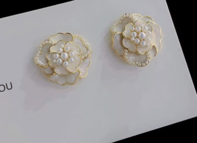 Solvellae Golden Blossom Pearl Branch Brooch