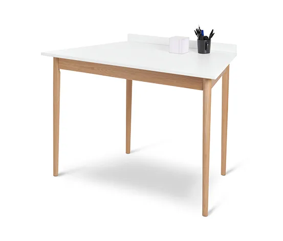 Schreibtisch in Trapezform