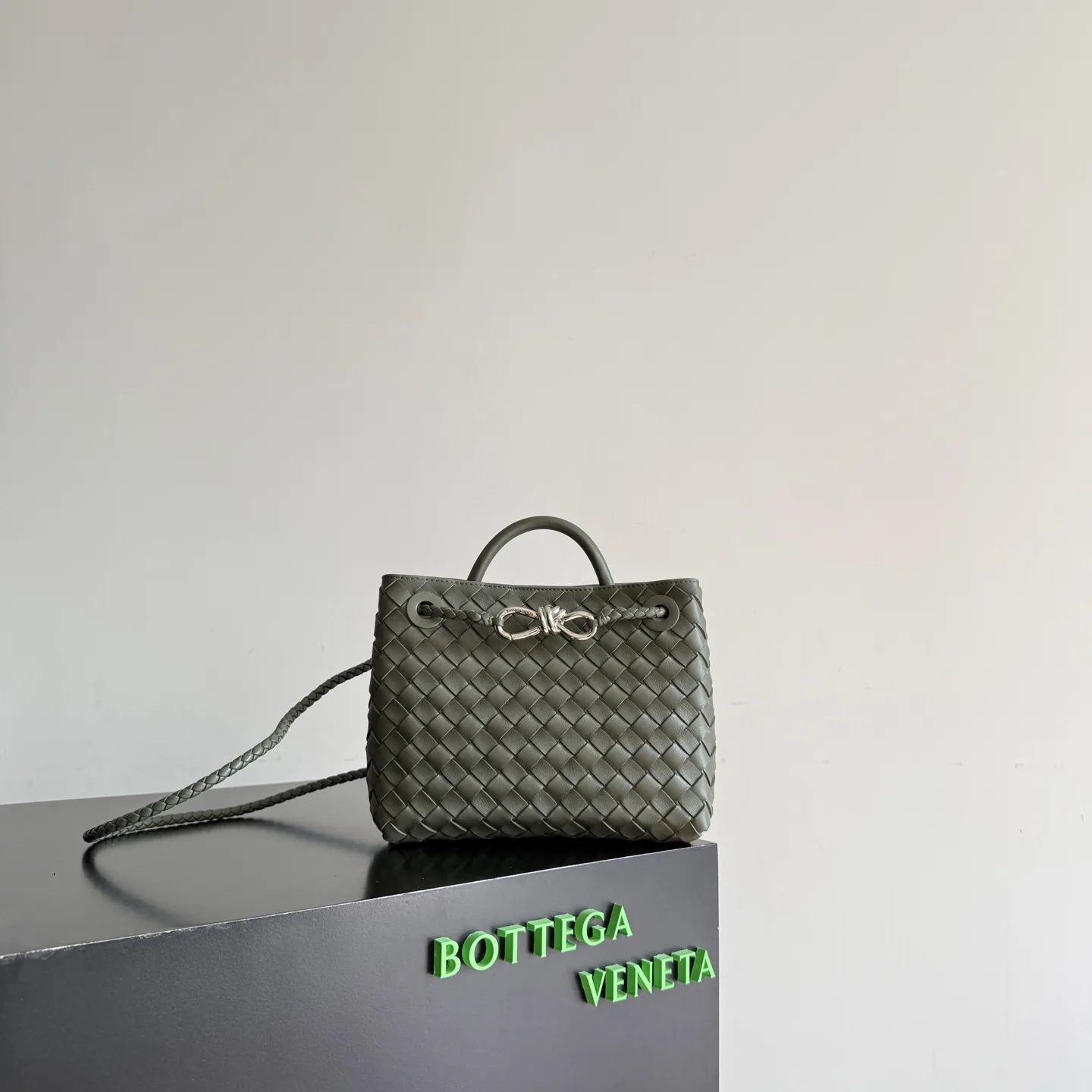 Bottega Veneta White Andiamo Intrecciato Woven Leather Top Handle Bag product photo from LabelPicks