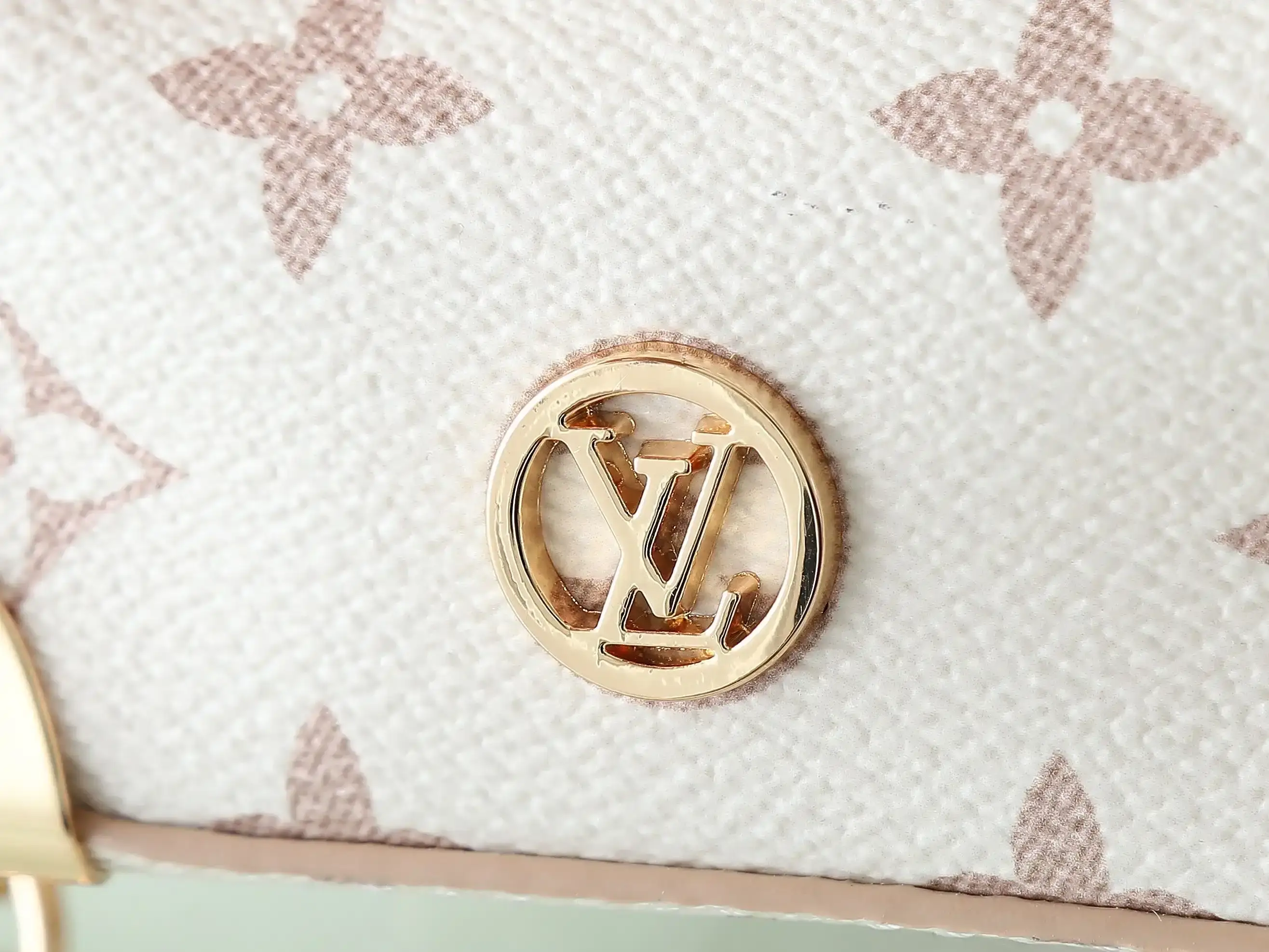 Louis Vuitton Relaxed Bucket Bag product photo from LabelPicks