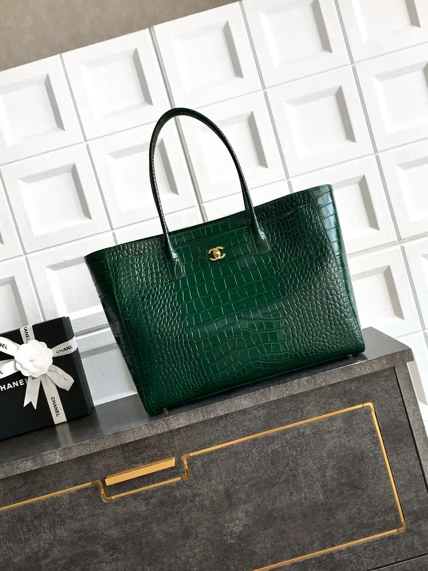 Chanel Green Calfskin Tote Bag product photo from LabelPicks