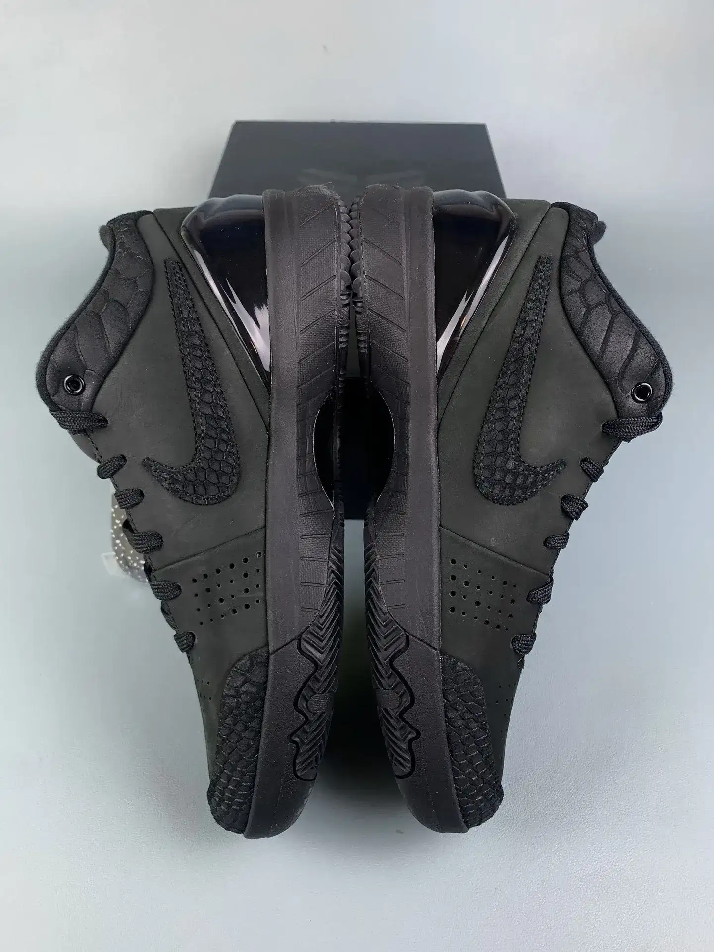 Kobe 4 Protro “Gift of Mamba” Basketball Shoes product photo from LabelPicks