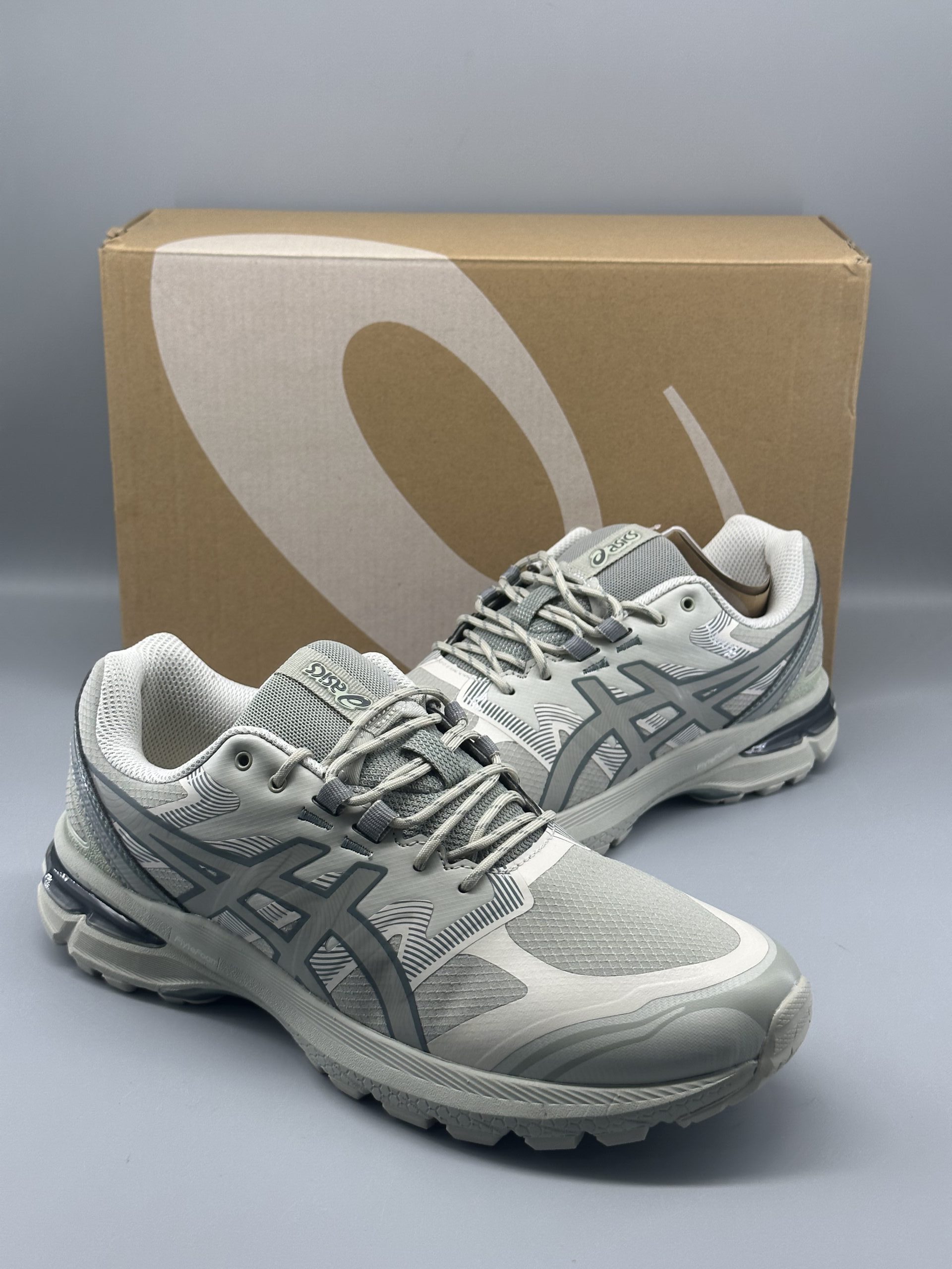 ASICS SNEAKERS