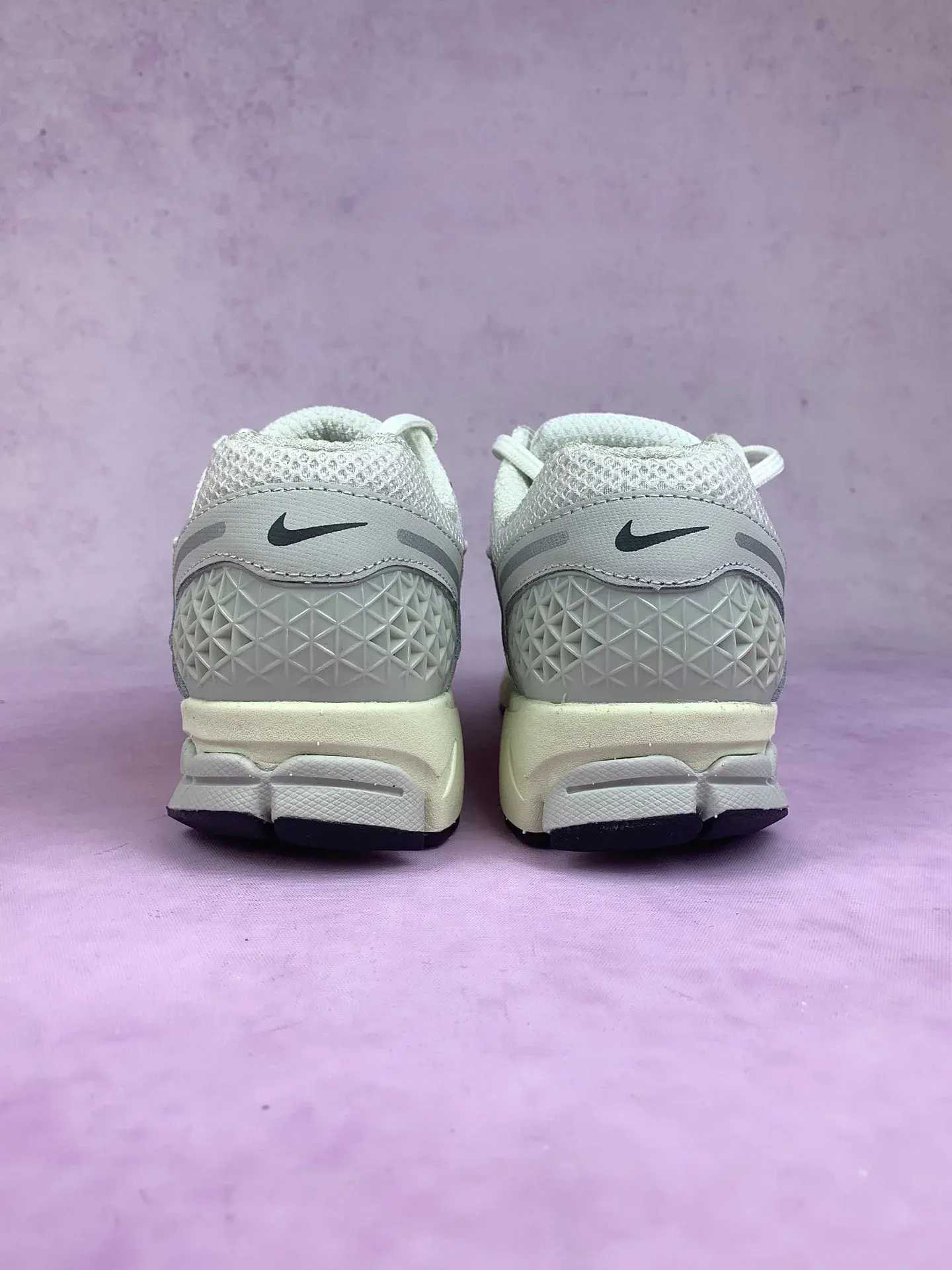 Nike Zoom Vomero 5 SE Shoes product photo from LabelPicks