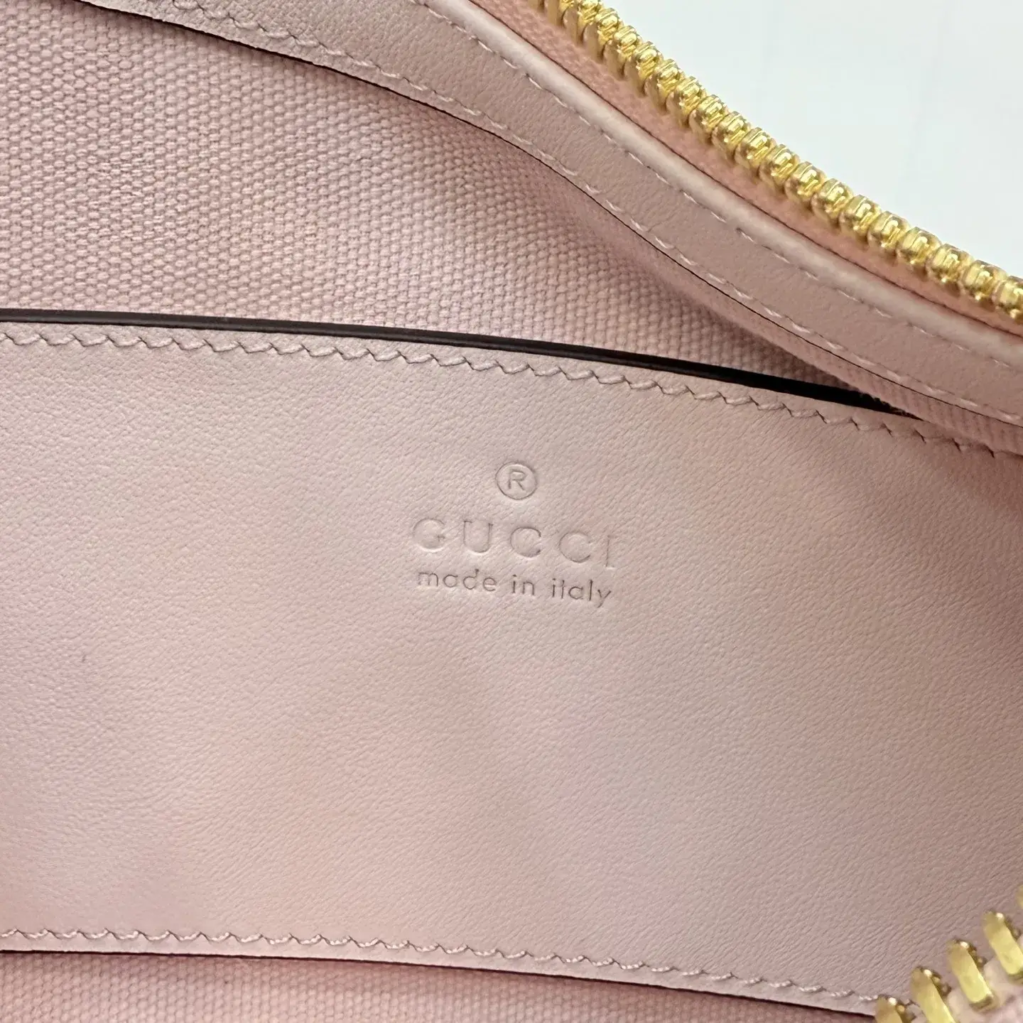 Gucci Easy-Carry Crossbody Bag product photo from LabelPicks