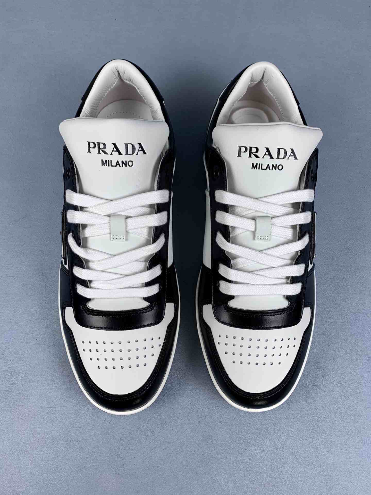 Downtown leather sneakers