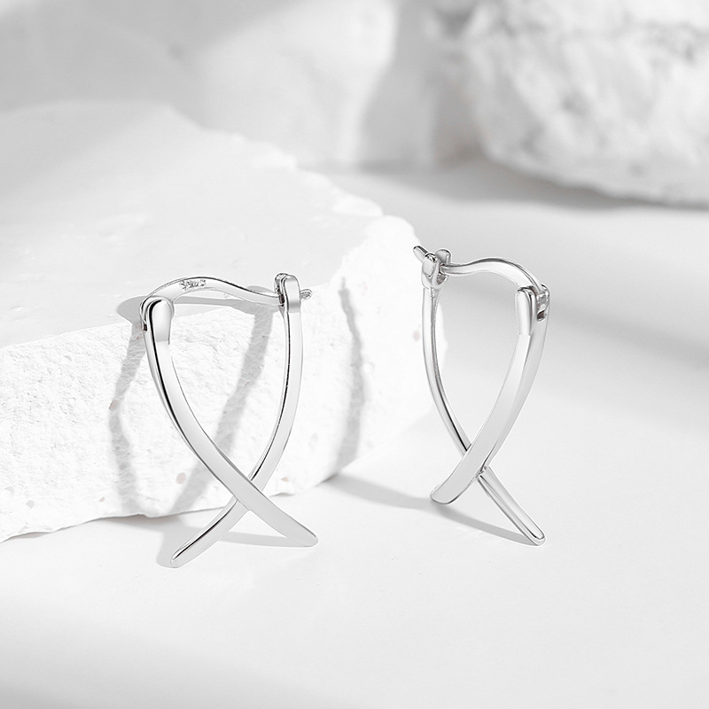 Angel wing ear clips, sterling silver earrings, versatile cross-line design, trendy and stylish, suitable for those without pierced ears