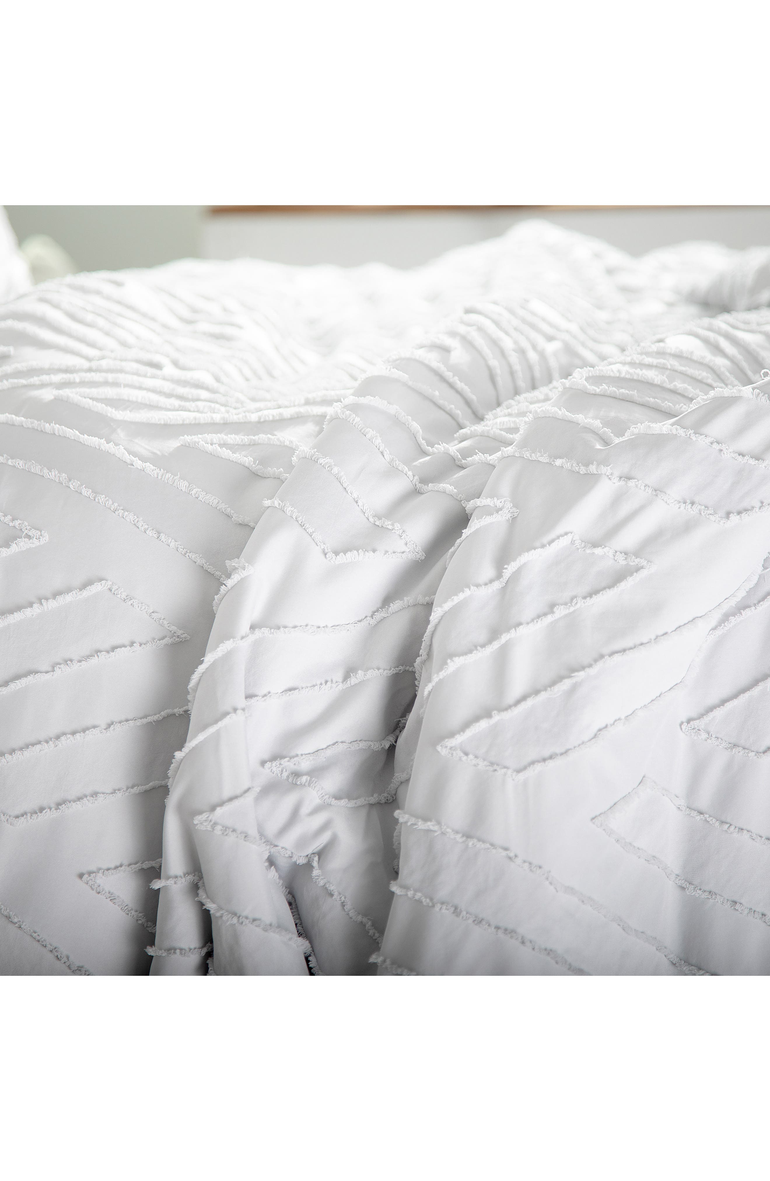 SOUTHSHORE FINE LINENS Chevron Jacquard Comforter Set