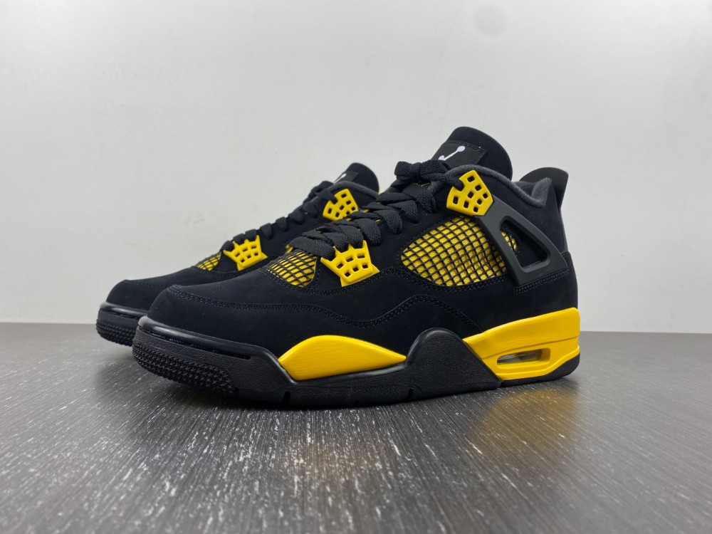Jordan 4 Retro Thunder (2012)