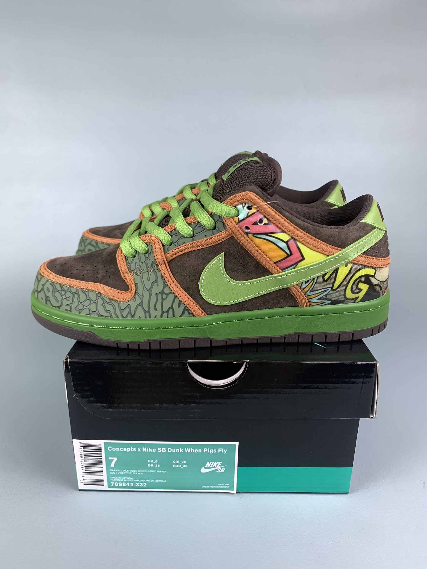 Nike SB Dunk Low Pro De La Soul Shoes