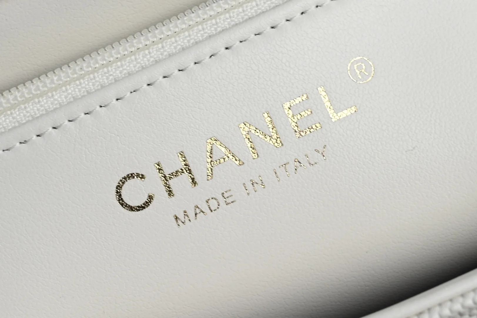 Chanel White Calfskin Shoulder Bag product photo from LabelPicks
