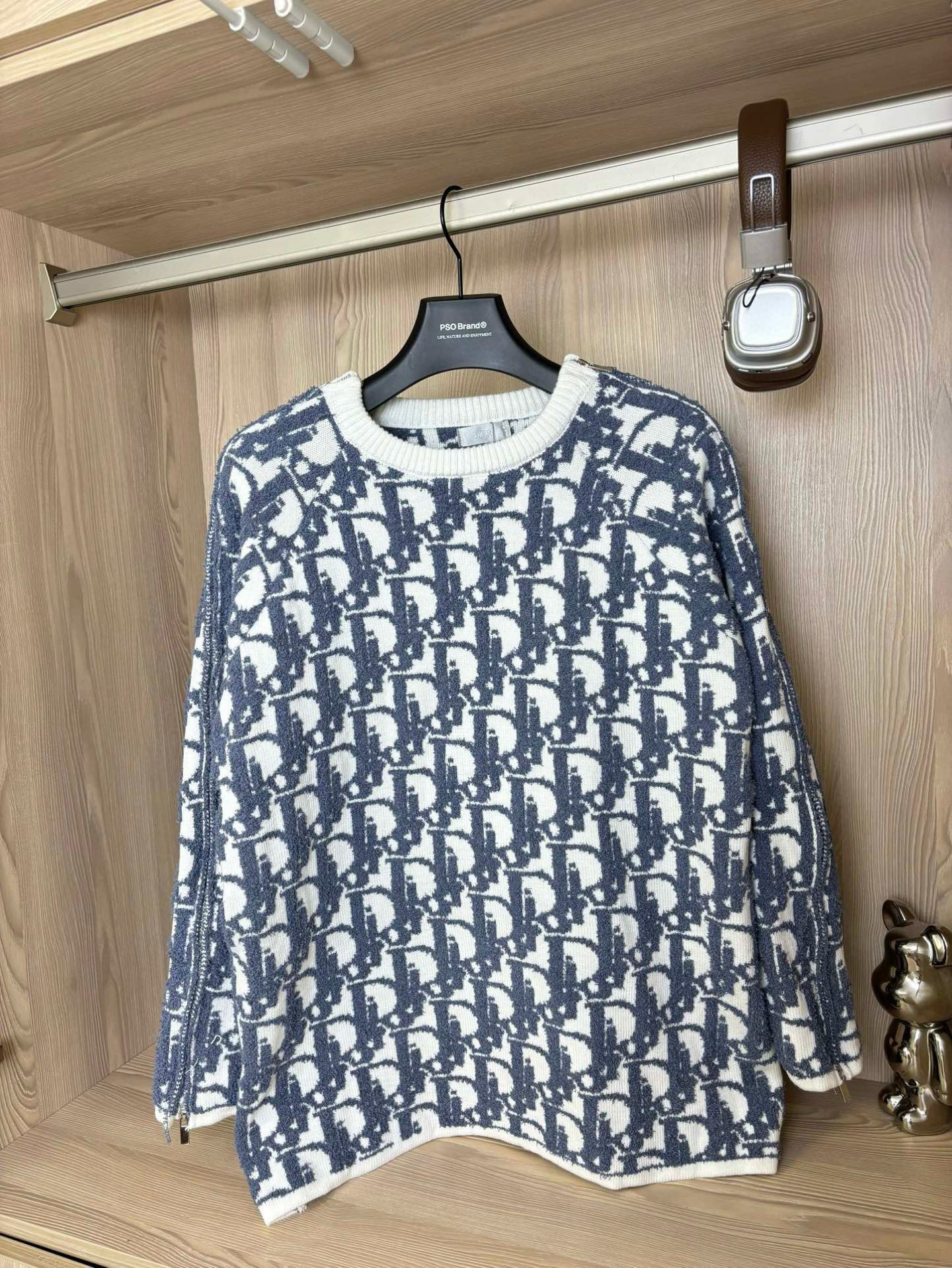 Stereo Jacquard Long Sleeve Knitted Sweater