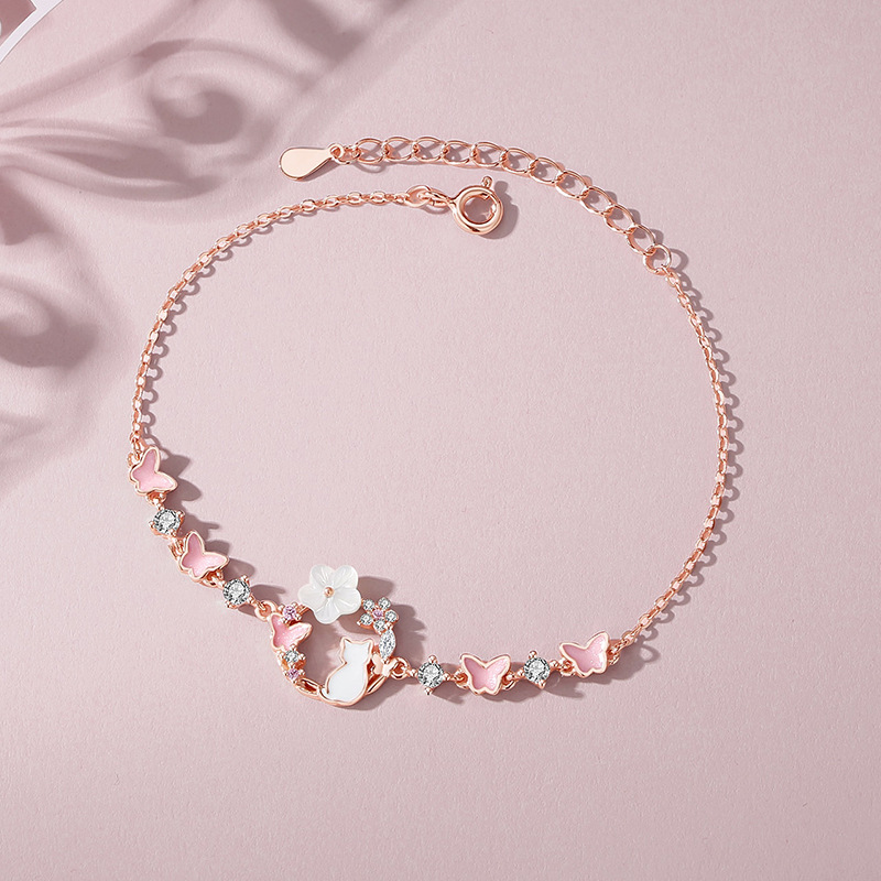 Original floral wreath cat mother-of-pearl bracelet for women, featuring a fresh, natural, and rustic style with rose gold butterfly accents, perfect for a pastoral look