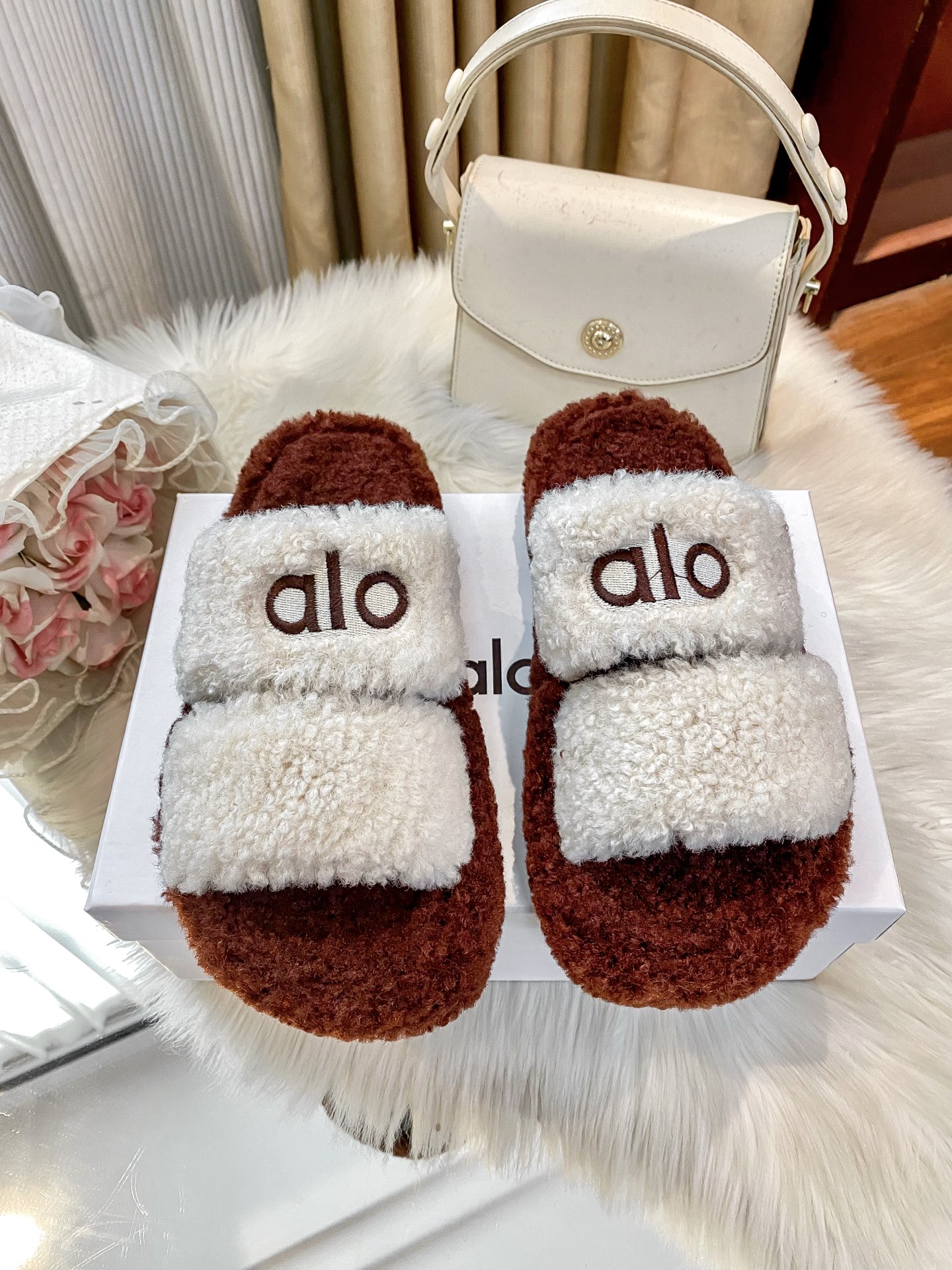 0411 New Breathable Loose Home Couple Logo Slippers