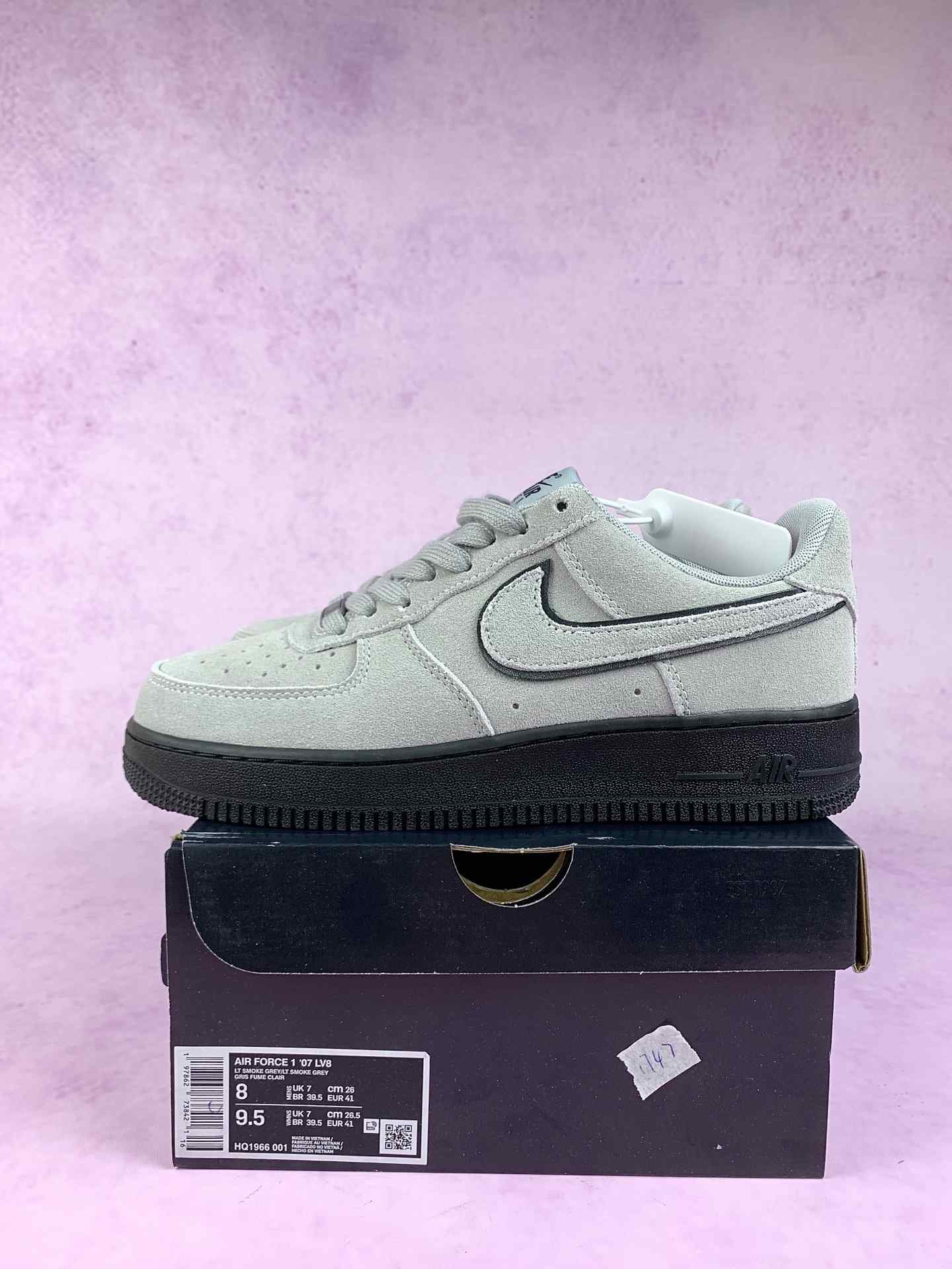 Nike Air Force 1 '07 LV8 Shoes