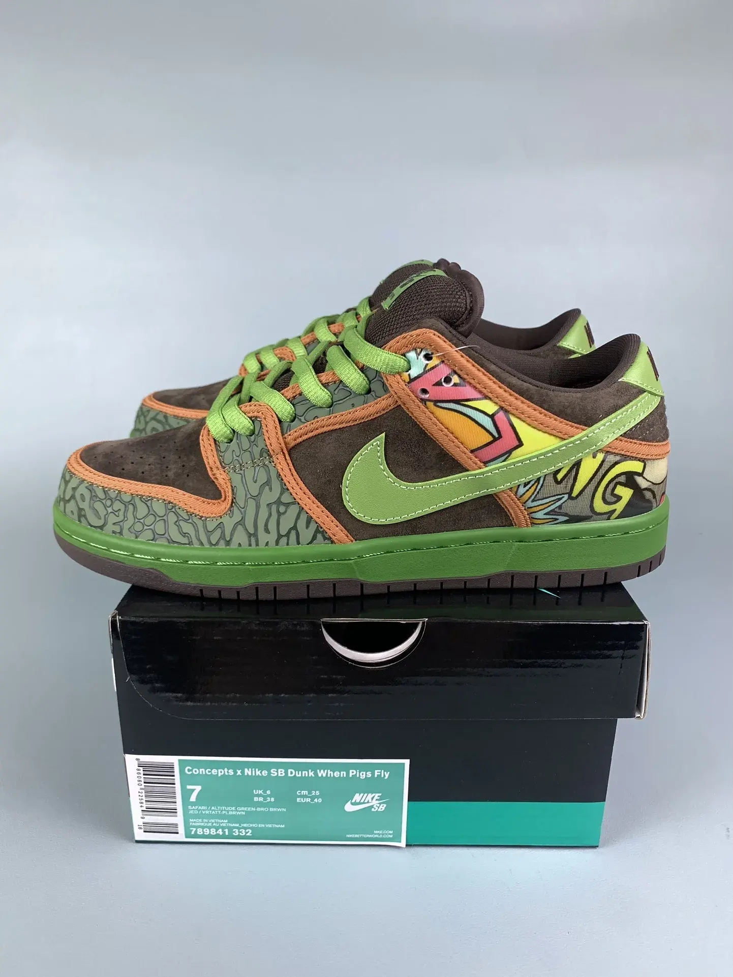 Nike SB Dunk Low Pro De La Soul Shoes product photo from LabelPicks