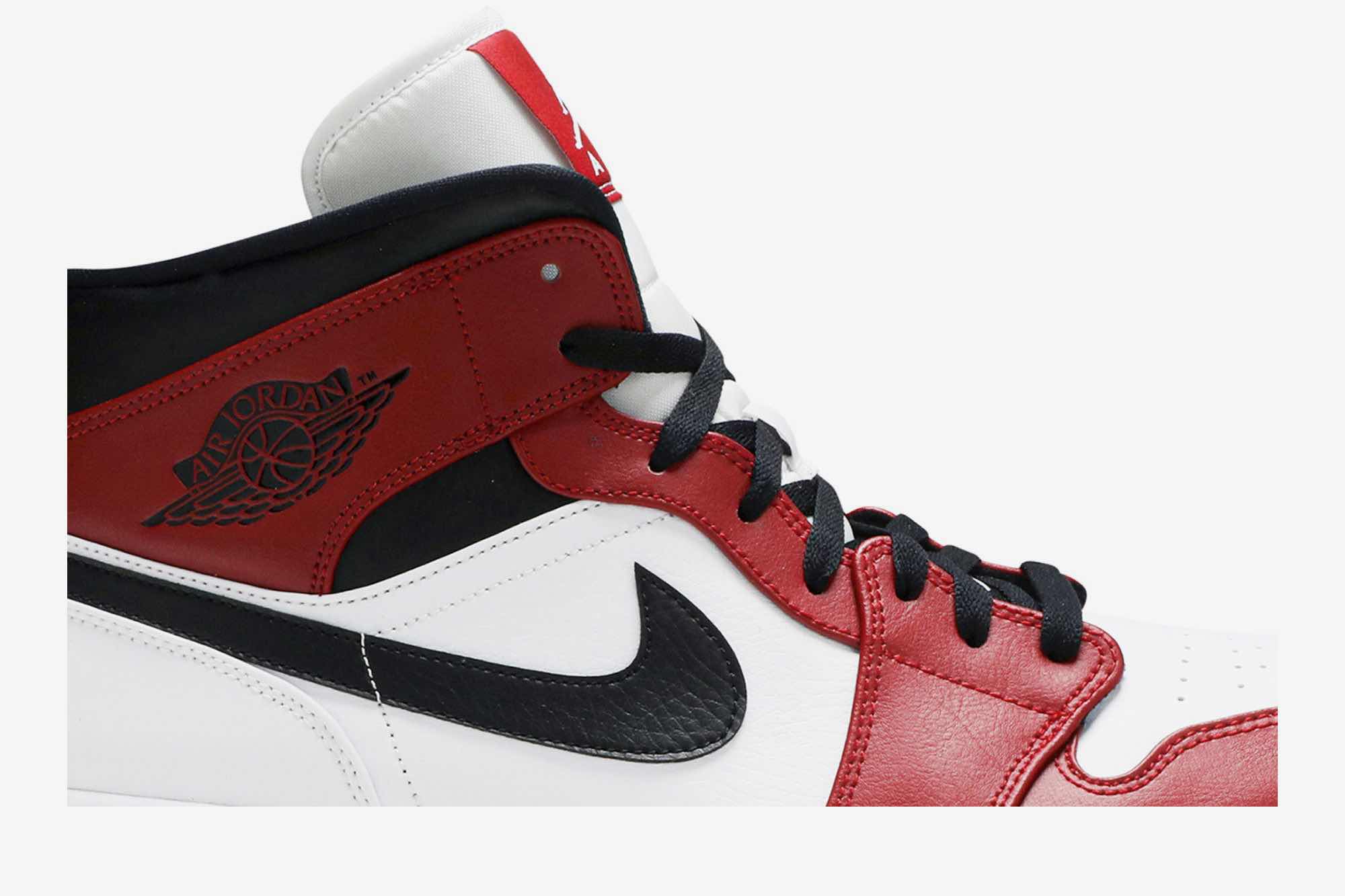 Air Jordan 1 Mid ‘Chicago’ 554724-173
