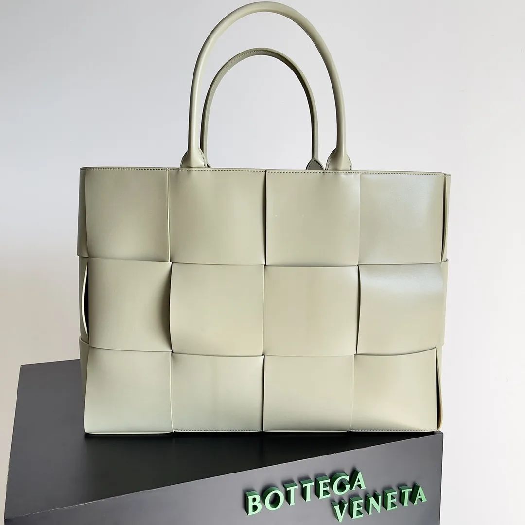 Bottega Veneta Shopper Tote Bag product photo from LabelPicks